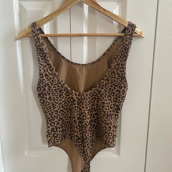 Aritzia TNA Bodysuit - Picture 2 of 3
